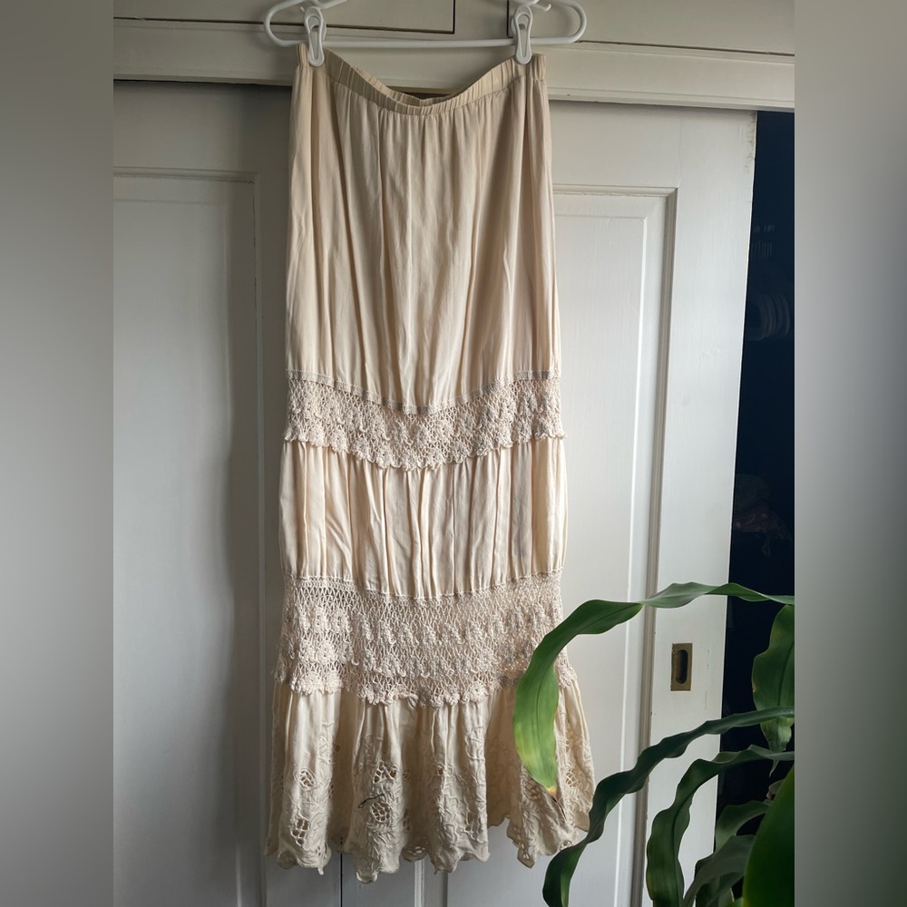Cream maxi skirt with lace detail